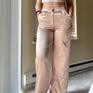 Meshki wide-leg Satin Pants!